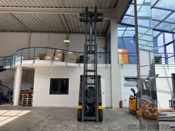 Jungheinrich DFG 425 S / 5765 Std. / Lack NEU