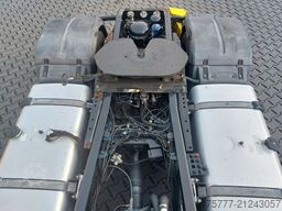 MAN TGX 18.500 XXL-MOTORSCHADEN-INTARDER-2 Tanks