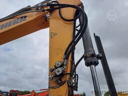 Liebherr R 946