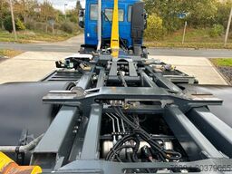IVECO Eurocargo 180-320  Abrollkipper AHK