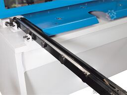 Knuth KHT H 3010 CNC mit Blechhochhaltevorrichtung