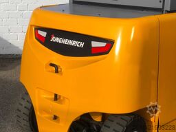 Jungheinrich EFG 540k - Service Neu  Freisichtmast Batterie 80%