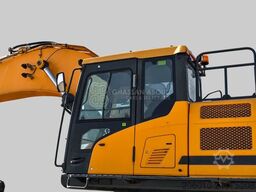 Hyundai HX520