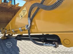 Caterpillar 330D2 L - Excavator - 3 Buckets