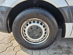 MERCEDES-BENZ Sprinter mit Kofferaufbau
