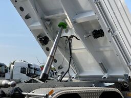 MERCEDES-BENZ Arocs 3348 AK 6x6 Krankipper mit Fassi F195A2.24