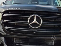 MERCEDES-BENZ 519 Sunset S 4 Ferqui Lagerfahrzeug Stock