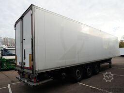 Schmitz Cargobull 3 AXLE FRIGO TRAILER
