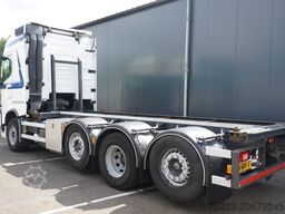 Volvo FH 460 8X2 20 FT CONTAINER TRANSPORT TRUCK