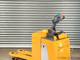 Jungheinrich ERE 125 - Service Neu - 2049Std. - Batterie 80%
