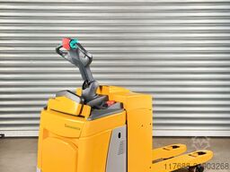 Jungheinrich ERE 125 - Service Neu - 2049Std. - Batterie 80%