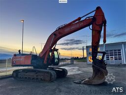 Hitachi ZX350LC-5B Crawler Excavator w/ Digging Bucket and
