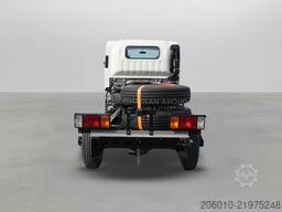 Isuzu NPR 71H