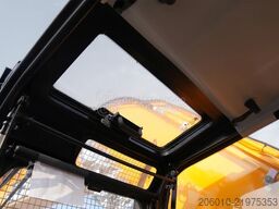 JCB JS305LC