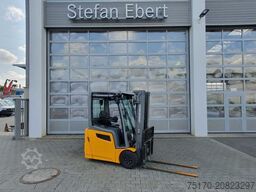 JUNGHEINRICH EFG 215 / Triplex: 4.25m! / SS / nur 2.184h!