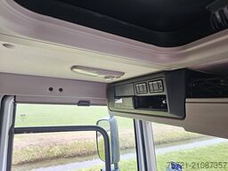 DAF CF 260 19T TAILLIFT AIRCO