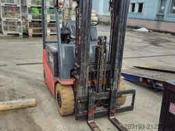 Toyota traigo 8FBMKT25