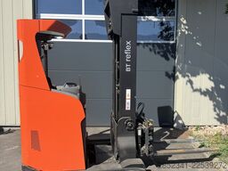 Toyota RRE140H mit guter Ausstattung