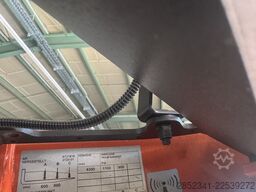 Toyota RRE140H mit guter Ausstattung