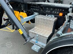 MAN TGS 26.520 6x4-4 BL Schemel Epsilon M120Z96 Kran