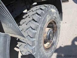 MERCEDES-BENZ Actros 1841 / 4X4 ALLRAD / Kipper+Kran /WENIG KM