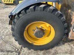 CATERPILLAR TH 406 / 4x4x4 / Greiferschaufel