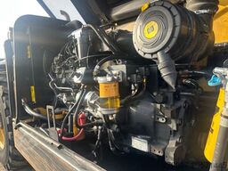 CATERPILLAR TH 406 / 4x4x4 / Greiferschaufel