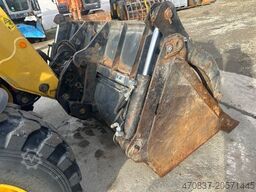 CATERPILLAR TH 406 / 4x4x4 / Greiferschaufel