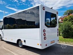MERCEDES-BENZ Heckniederflur Sprinter 517 / 4 er Bestuhlung