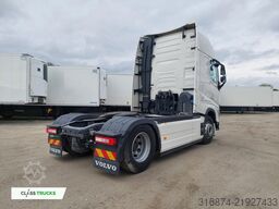 VOLVO FH 500 XL i-ParkCool ACC Side Skirts