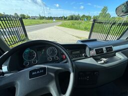 Böcker AK 37/4000 with passenger basket, 2016, 35.076 km!