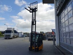 JUNGHEINRICH EFG 215 / Triplex: 4.25m! / SS /  2.472h! / 2020