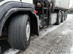 Volvo FM410 8X4 Kipper mit Kran HIAB 244-5