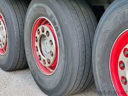 SCHMITZ CARGOBULL SKO 24 THERMO KING SLX 200 ONLY 3645 ENGINE HOUR