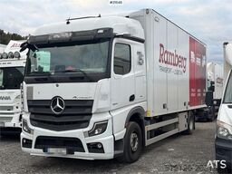Mercedes-Benz Actros 1833 4x2 Box truck w/ Full side opening.