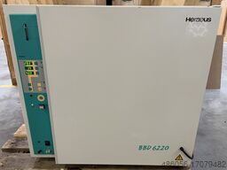 Heraeus BBD 6220, HeraCell 240, Binder CB 150
