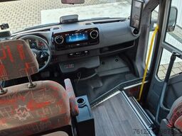 MERCEDES-BENZ 30 Sitzer Schul- Transferbus 519 Vorlauffahrzeug