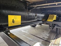 KRONE SD STEERAXLE TAILLIFT
