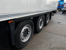 Schmitz Cargobull SCB*3SB Frigo / Vector 1550 / 1951 Diesel Hours!