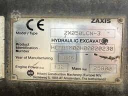 Hitachi ZX250LCN-3 / Swiss-Vehicle