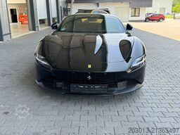 FERRARI Roma Coupe Schwarz