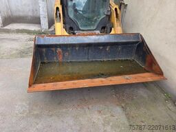 CATERPILLAR 226D3 Lader mit Schwergutschaufel