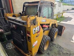 CATERPILLAR 226D3 Lader mit Schwergutschaufel