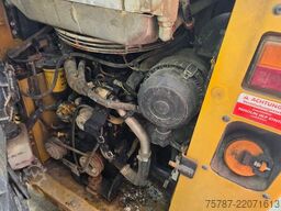 CATERPILLAR 226D3 Lader mit Schwergutschaufel