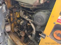 CATERPILLAR 226D3 Lader mit Schwergutschaufel