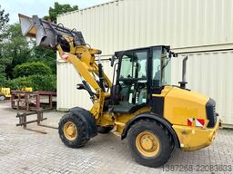 CATERPILLAR 907M / 2018 BJ / Schaufel + Gabel