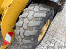 CATERPILLAR 907M / 2018 BJ / Schaufel + Gabel