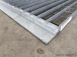 Gesamttiefe: 1.045 mm / Gesamtbreite: 1.295 mm / / MW: 70x 45 mm / GR-137