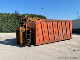  CONTAINER SCARRABILE USATO A CIELO APERTO CON GRU