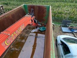  CONTAINER SCARRABILE USATO A CIELO APERTO CON GRU